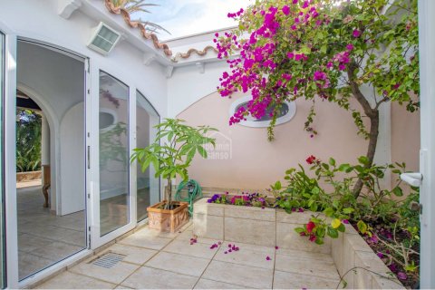 Huvila myytävänä Ciutadella De Menorca, Menorca, Espanja, 6 makuuhuonetta, 341 m2 No. 142665 - kuva 13