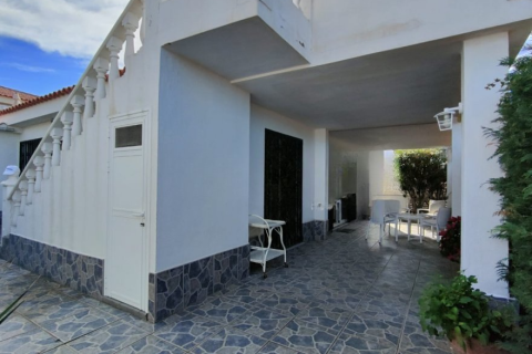 Bungalow for sale in Callao Salvaje, Tenerife, Spain 3 bedrooms, 100 sq.m. No. 195214 - photo 6
