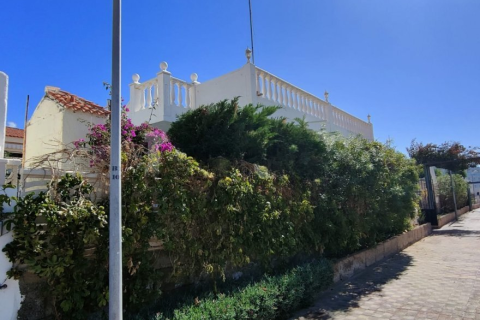 Bungalow in Callao Salvaje, Tenerife, Spain 3 bedrooms, 100 sq.m. No. 195214
