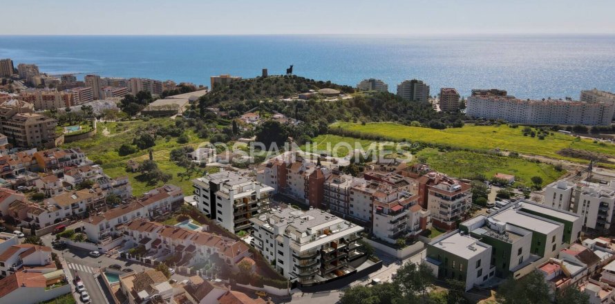 Penthouse in Fuengirola, Malaga, Spain 3 bedrooms, 106 sq.m. No. 178293