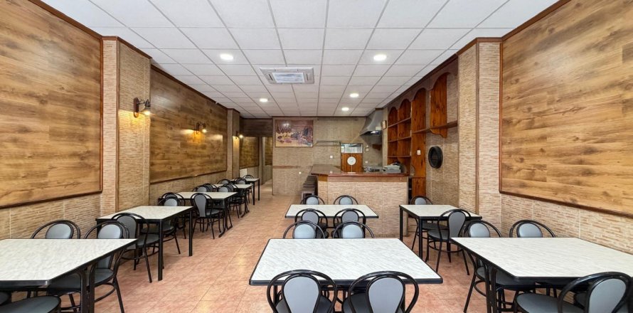 Commercial property à Torrevieja, Alicante, Espagne 98 m2 No. 196286