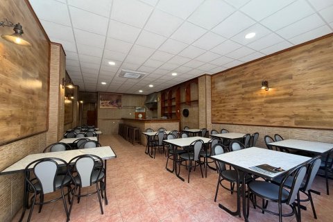 Commercial property à vendre à Torrevieja, Alicante, Espagne, 98 m2 No. 196286 - photo 3