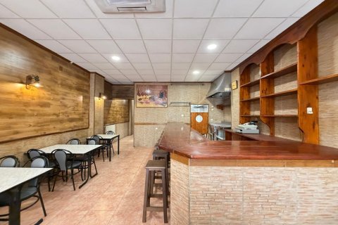 Commercial property à vendre à Torrevieja, Alicante, Espagne, 98 m2 No. 196286 - photo 6