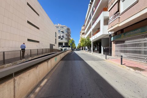 Commercial property à vendre à Torrevieja, Alicante, Espagne, 98 m2 No. 196286 - photo 28