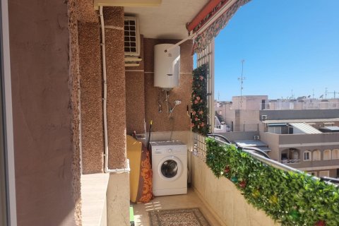 Lägenhet till salu i Torrevieja, Alicante, Spanien 1 sovrum, 65 kvm. Nr. 196283 - foto 8