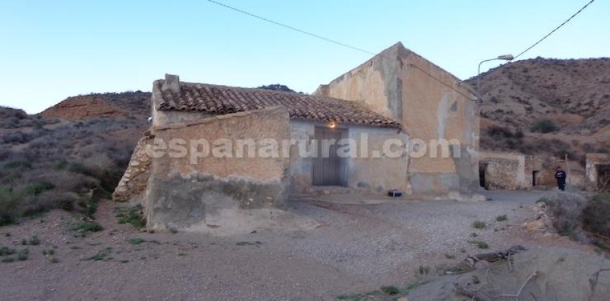 Casa a Albox, Almeria, Spagna 4 camere da letto, 260 mq. N° 184022