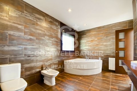 Villa à vendre à Pau, Girona, Espagne, 5 chambres, 483 m2 No. 159886 - photo 15