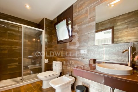Villa à vendre à Pau, Girona, Espagne, 5 chambres, 483 m2 No. 159886 - photo 19