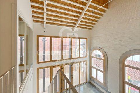 Продажа дуплекса в Барселона, Испания 2 спальни, 98м2 №159888 - фото 25