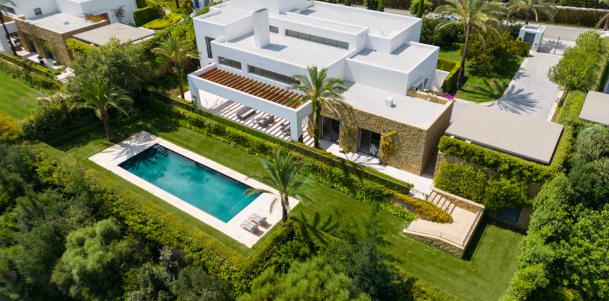 Villa in Casares, Malaga, Spain 6 bedrooms, 778 sq.m. No. 180824