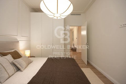 Huoneisto myytävänä Barcelona, Espanja, 4 makuuhuonetta, 241 m2 No. 158388 - kuva 18