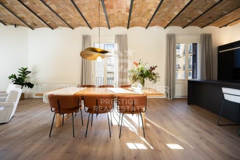 Huoneisto myytävänä Barcelona, Espanja, 4 makuuhuonetta, 241 m2 No. 158388 - kuva 5