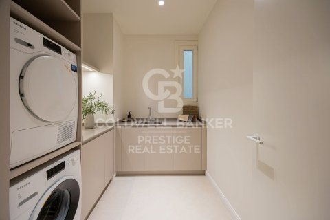 Huoneisto myytävänä Barcelona, Espanja, 4 makuuhuonetta, 241 m2 No. 158388 - kuva 30