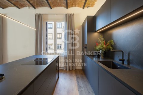 Huoneisto myytävänä Barcelona, Espanja, 4 makuuhuonetta, 241 m2 No. 158388 - kuva 7