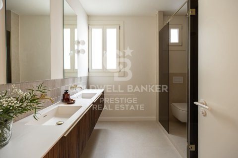Huoneisto myytävänä Barcelona, Espanja, 4 makuuhuonetta, 241 m2 No. 158388 - kuva 24