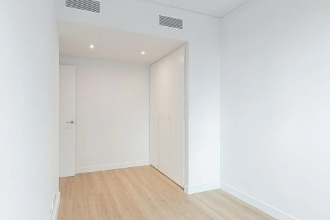 Huoneisto myytävänä Barcelona, Espanja, 3 makuuhuonetta, No. 141228 - kuva 2