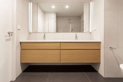 Apartment à vendre à Barcelona, Espagne, 3 chambres, No. 141230 - photo 4