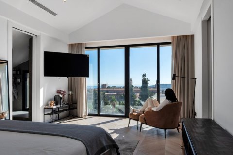 Сasa en venta en Barcelona, España 5 dormitorios, No. 141234 - foto 4