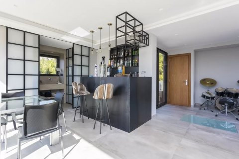 Сasa en venta en Barcelona, España 5 dormitorios, No. 141233 - foto 19