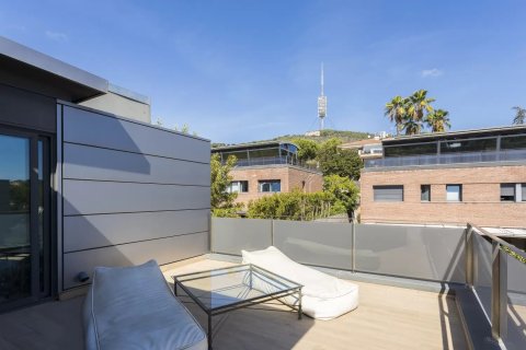 Сasa en venta en Barcelona, España 5 dormitorios, No. 141233 - foto 23