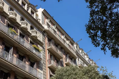 Apartamento en venta en Barcelona, España 4 dormitorios, No. 141231 - foto 2