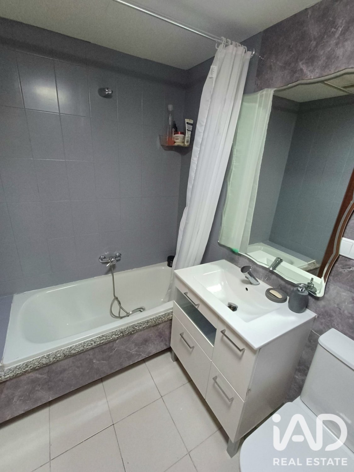 Apartment à Leon, Espagne 3 chambres, 121 m2 No. 195055