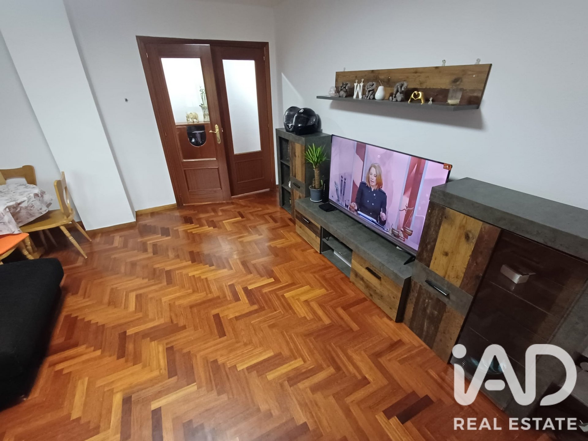 Apartment à Leon, Espagne 3 chambres, 121 m2 No. 195055