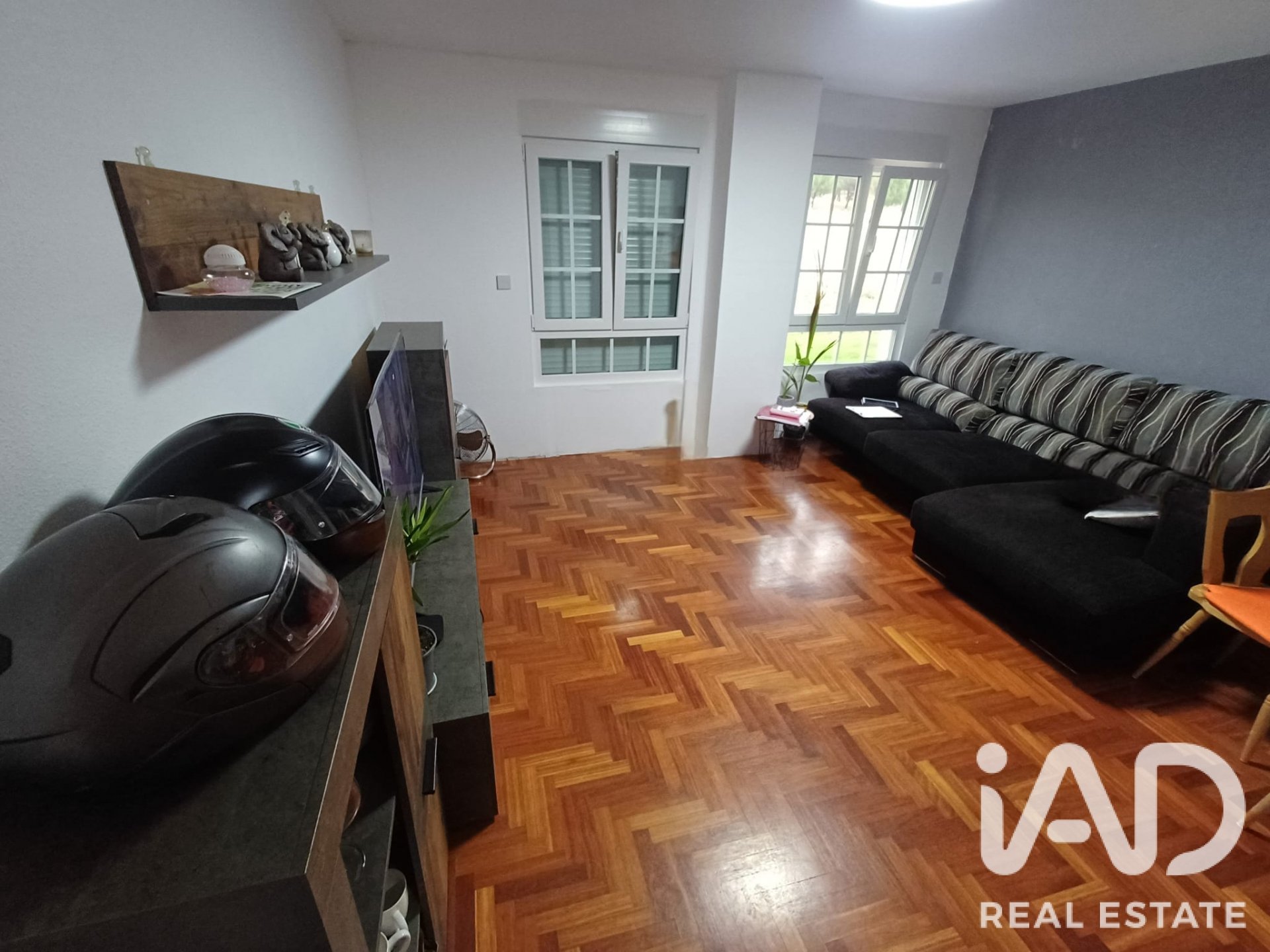 Apartment à Leon, Espagne 3 chambres, 121 m2 No. 195055