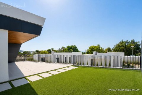 Villa for sale in El Campello, Alicante, Spain 3 bedrooms, 247.82 sq.m. No. 104981 - photo 2