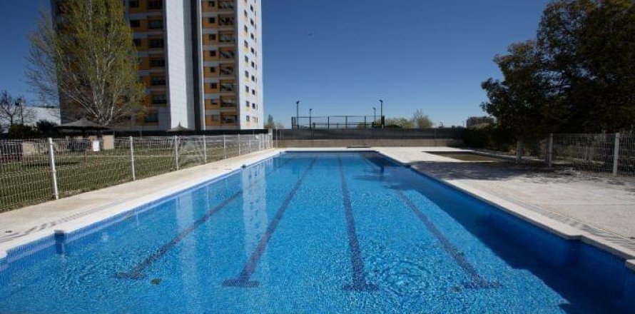 Apartamento en Madrid, España 1 dormitorio, 57 m2 No. 148512