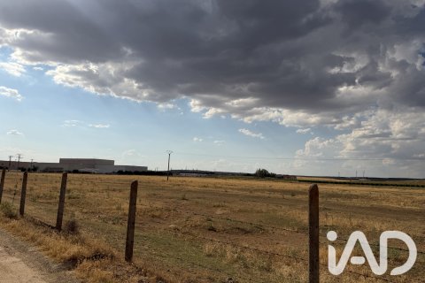 Land plot à vendre à Medina del Campo, Valladolid, Espagne, 10611 m2 No. 192173 - photo 11