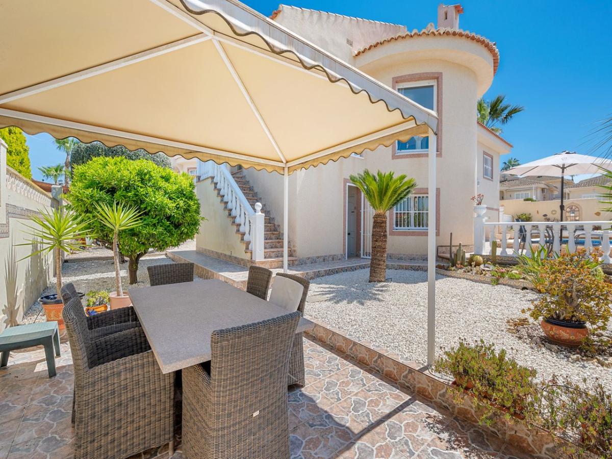Villa a Benijofar, Alicante, Spagna 5 camere da letto, 179 mq. N° 149066