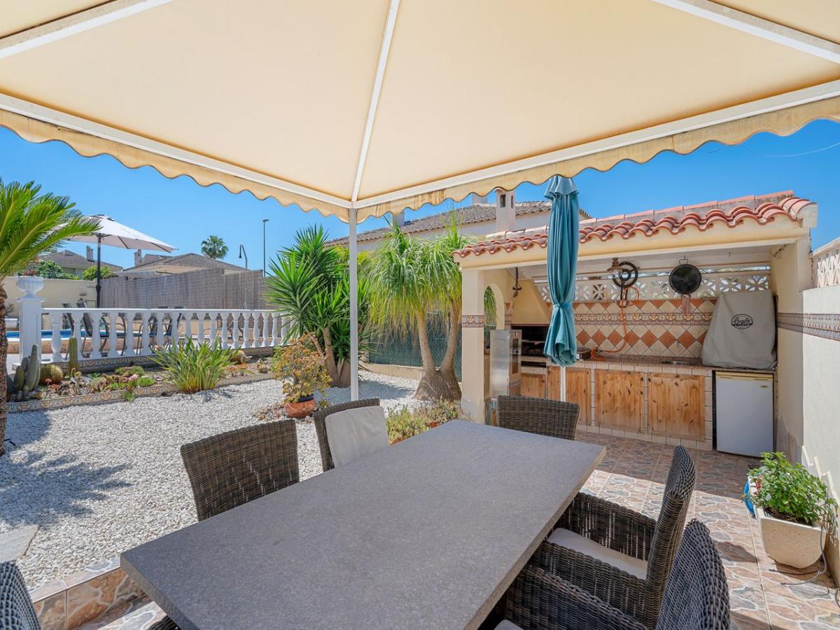 Villa a Benijofar, Alicante, Spagna 5 camere da letto, 179 mq. N° 149066