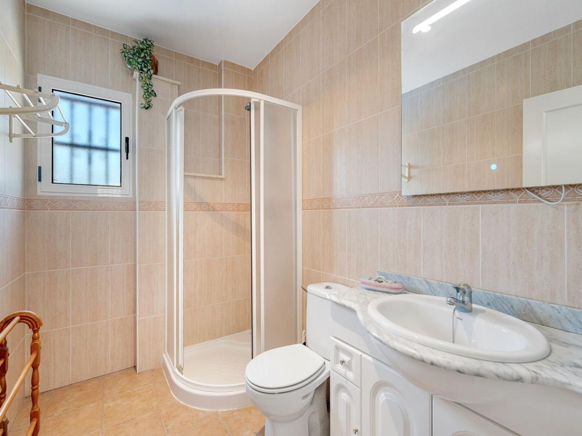 Villa a Benijofar, Alicante, Spagna 5 camere da letto, 179 mq. N° 149066