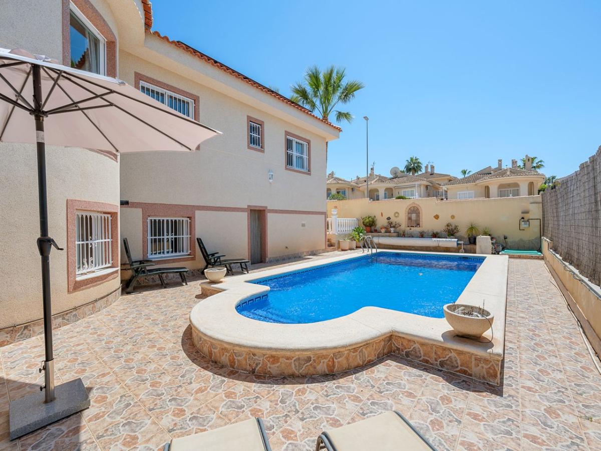 Villa a Benijofar, Alicante, Spagna 5 camere da letto, 179 mq. N° 149066