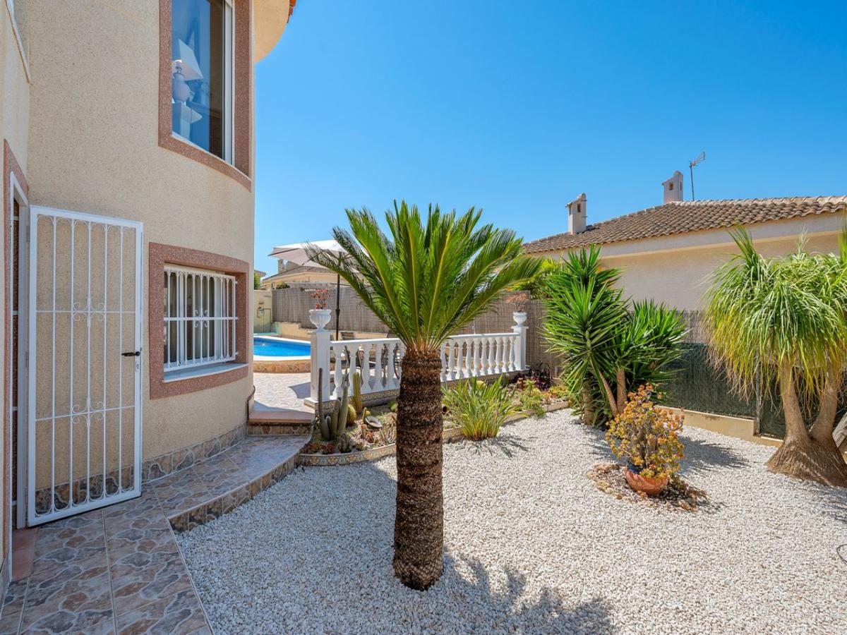 Villa a Benijofar, Alicante, Spagna 5 camere da letto, 179 mq. N° 149066