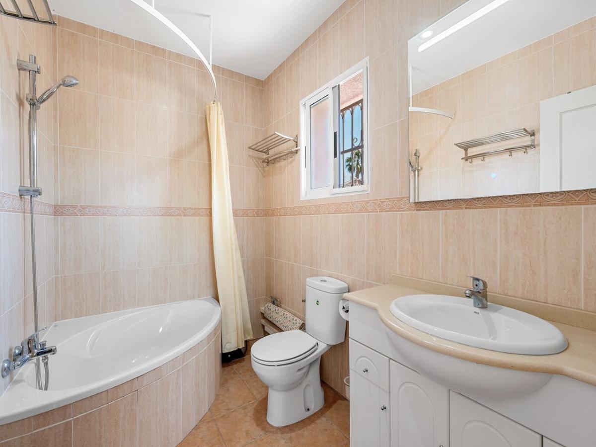 Villa a Benijofar, Alicante, Spagna 5 camere da letto, 179 mq. N° 149066