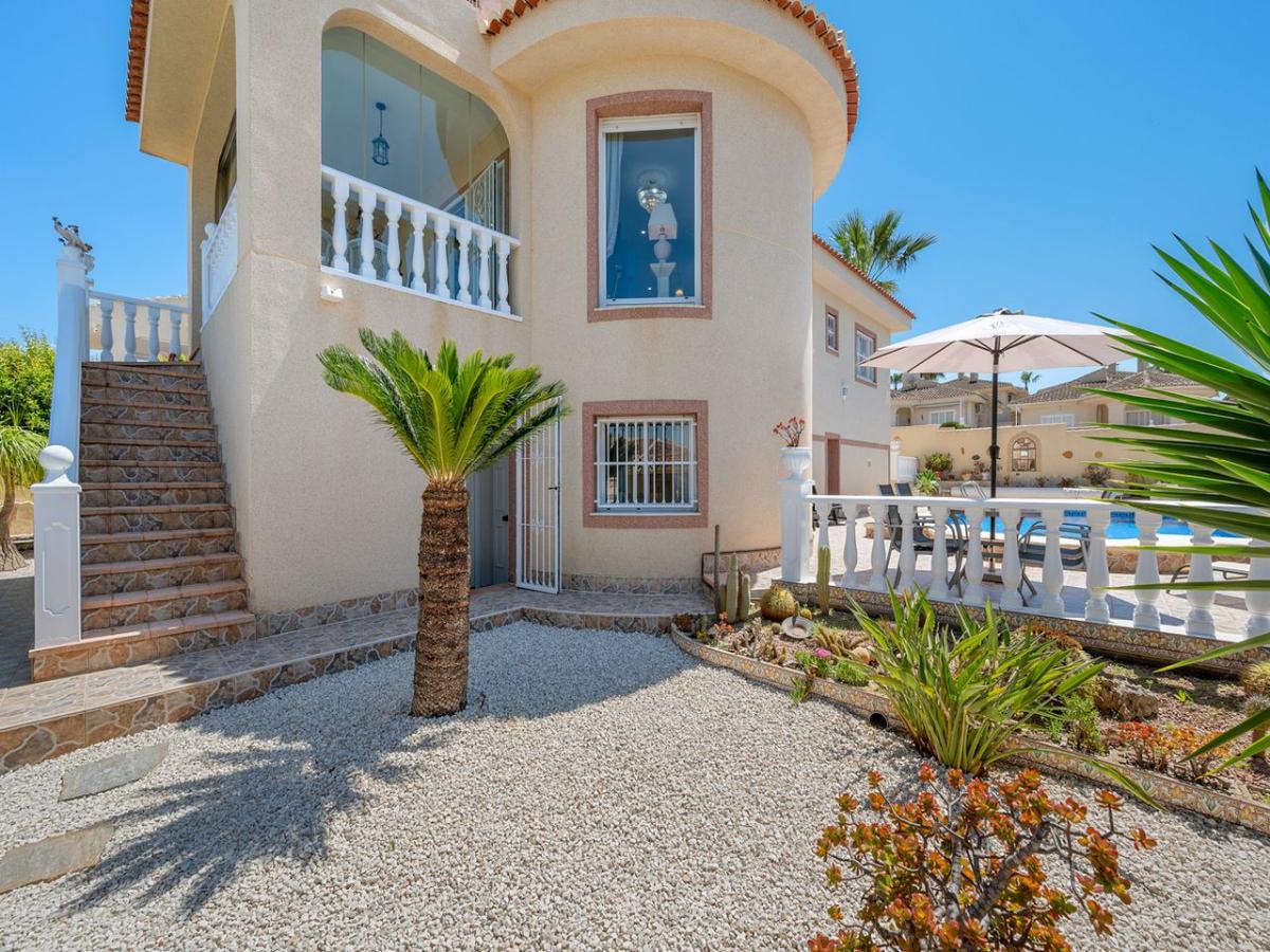 Villa a Benijofar, Alicante, Spagna 5 camere da letto, 179 mq. N° 149066