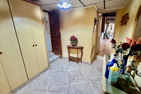 Finka w Guardamar del Segura, Alicante, Hiszpania 4 sypialnie, 200 mkw. nr 149062 – zdjęcie 18