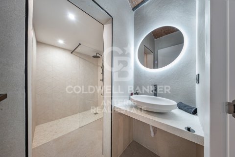 Huoneisto myytävänä Barcelona, Espanja, 2 makuuhuonetta, 179 m2 No. 157038 - kuva 13