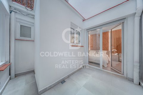 Huoneisto myytävänä Barcelona, Espanja, 2 makuuhuonetta, 179 m2 No. 157038 - kuva 18