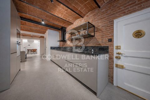Huoneisto myytävänä Barcelona, Espanja, 2 makuuhuonetta, 179 m2 No. 157038 - kuva 7