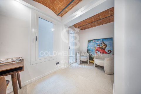 Huoneisto myytävänä Barcelona, Espanja, 2 makuuhuonetta, 179 m2 No. 157038 - kuva 16