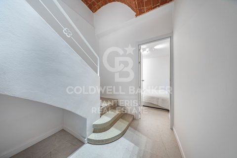 Huoneisto myytävänä Barcelona, Espanja, 2 makuuhuonetta, 179 m2 No. 157038 - kuva 19