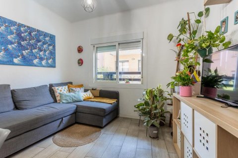 Apartment in Cornella De Llobregat, Barcelona, Spain 3 bedrooms, 81 sq.m. No. 186253
