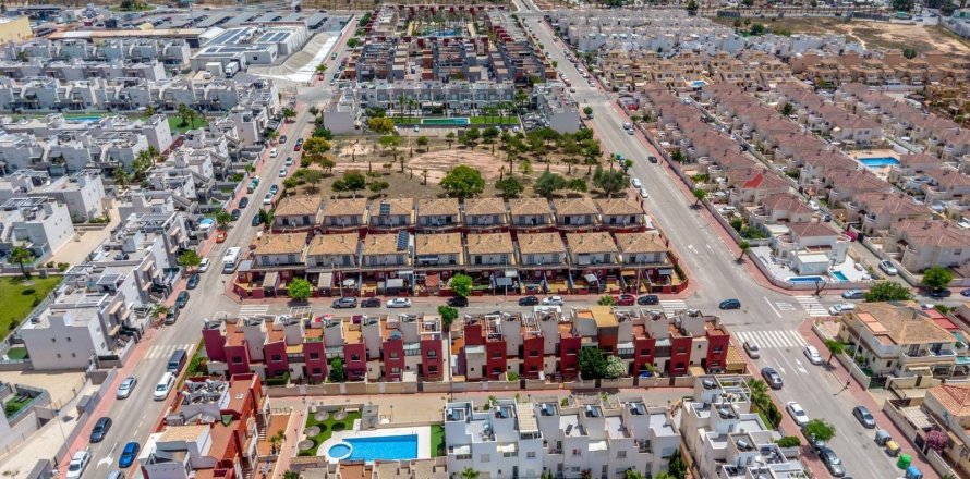 Townhouse à Torrevieja, Alicante, Espagne 3 chambres, 89 m2 No. 140497