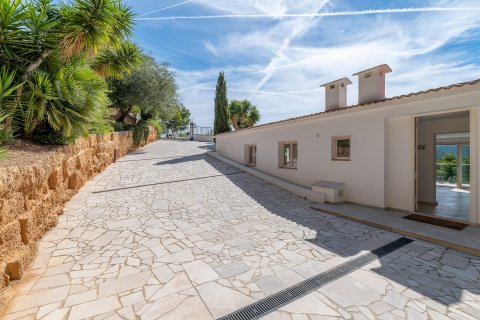 Villa for sale in Mallorca, Spain 4 bedrooms, 537 sq.m. No. 148053 - photo 7