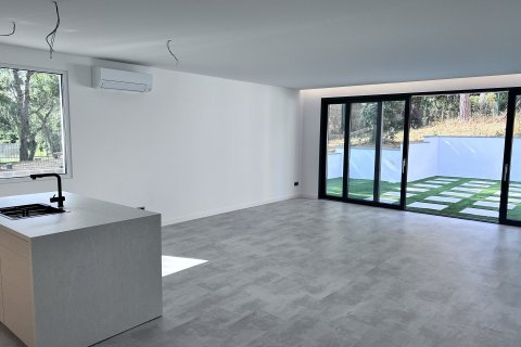 Hus till salu i Llagostera, Girona, Spanien 4 rum, 168 kvm. Nr. 143862 - foto 9