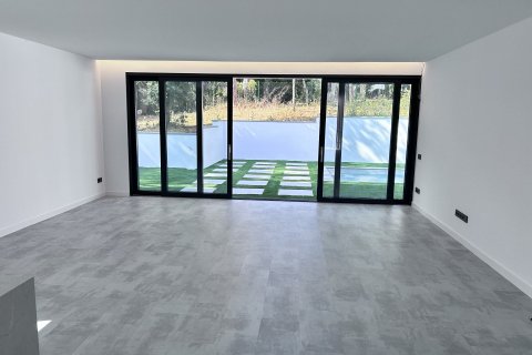 Hus till salu i Llagostera, Girona, Spanien 4 rum, 168 kvm. Nr. 143862 - foto 8