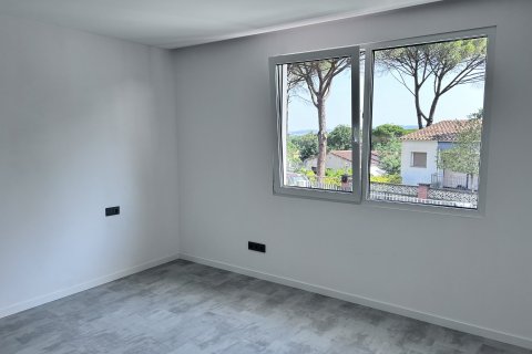 Hus till salu i Llagostera, Girona, Spanien 4 rum, 168 kvm. Nr. 143862 - foto 11